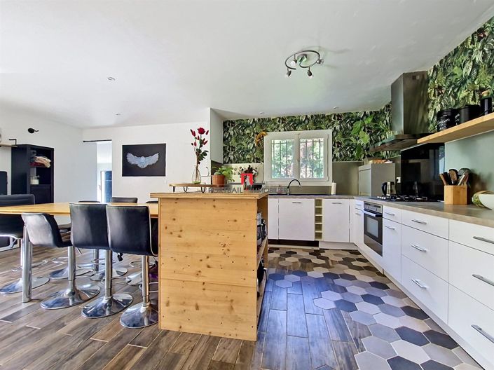 Image No.9-3 Bed House for sale