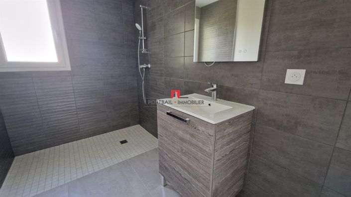 Image No.11-3 Bed House for sale
