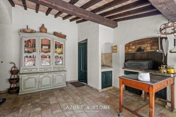 Image No.10-7 Bed House for sale
