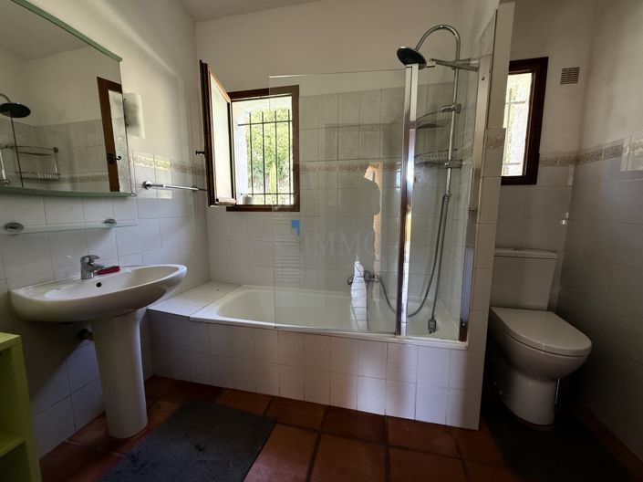 Image No.21-4 Bed House for sale