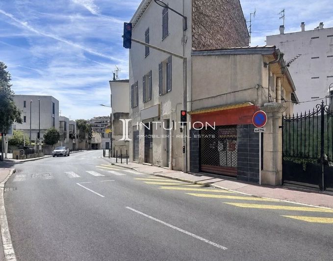 Image No.5-Maison de 1 chambre à vendre à Cannes