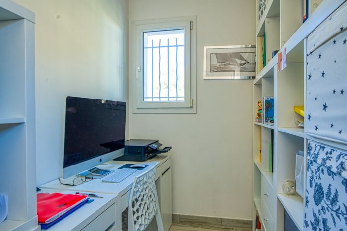 Image No.10-4 Bed House for sale
