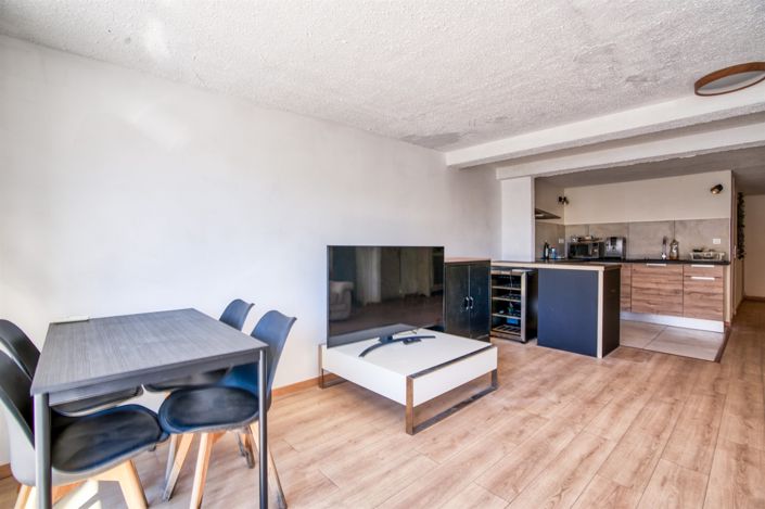 Image No.12-4 Bed House for sale