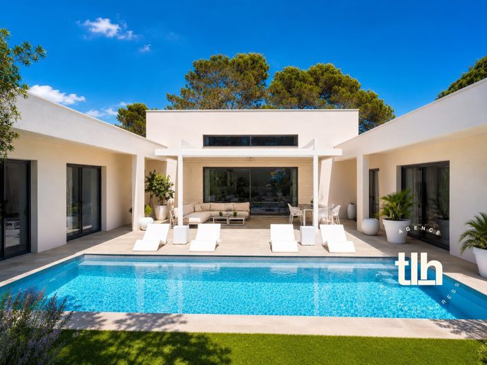 Image No.2-4 Bed Property for sale
