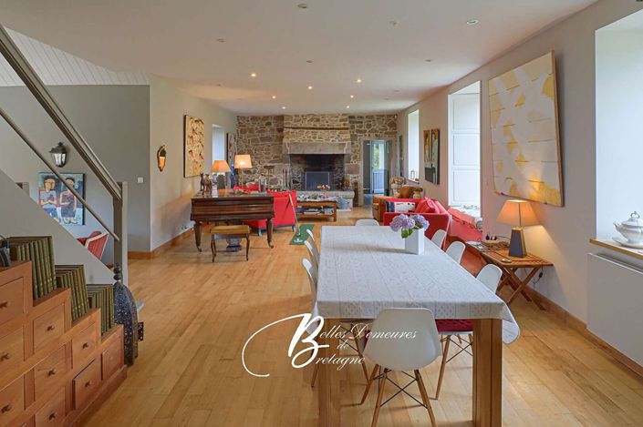 Image No.6-7 Bed Property for sale