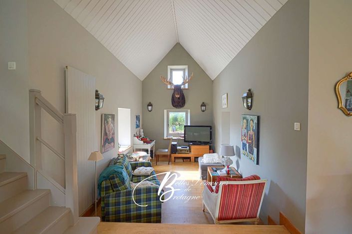 Image No.7-7 Bed Property for sale