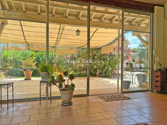 Image No.2-6 Bed House for sale
