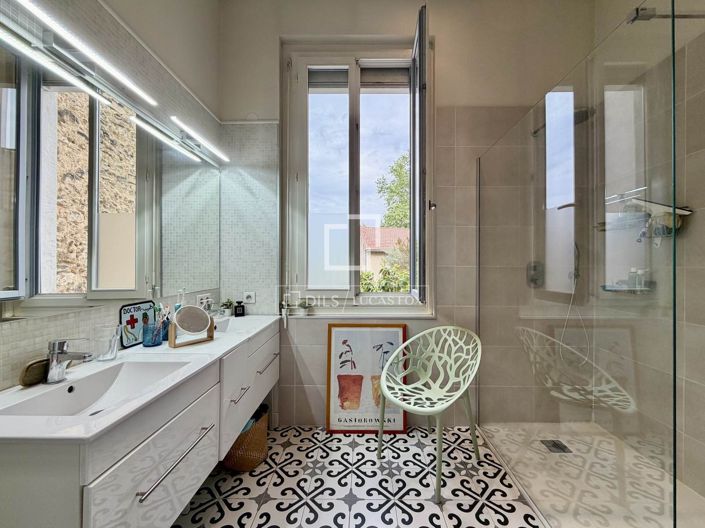Image No.20-5 Bed House for sale