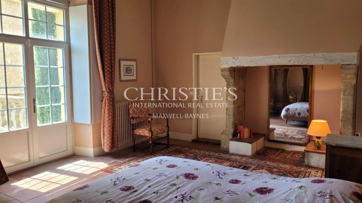 Image No.11-3 Bed House for sale