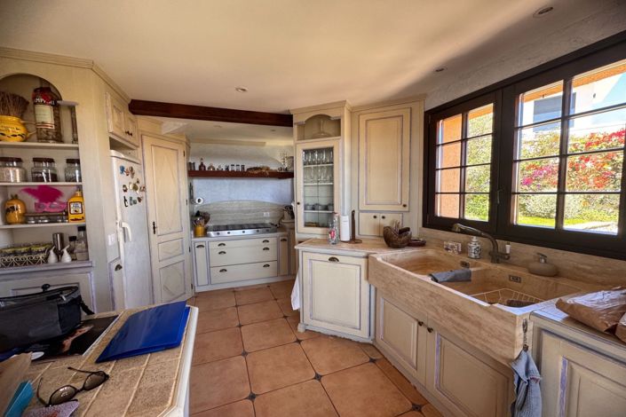 Image No.5-5 Bed House for sale