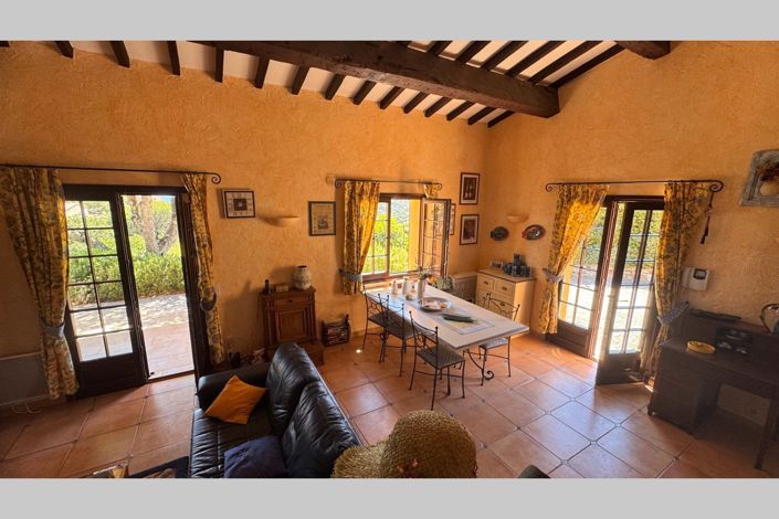 Image No.7-5 Bed House for sale