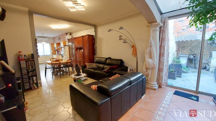 Image No.8-3 Bed House for sale