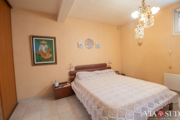 Image No.9-3 Bed House for sale