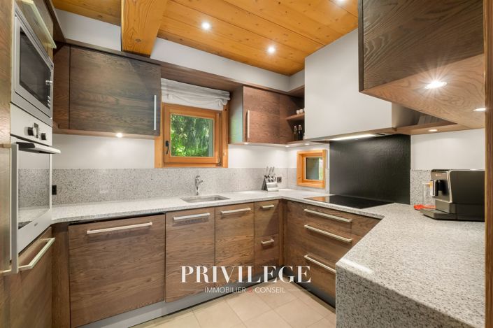 Image No.9-4 Bed House for sale