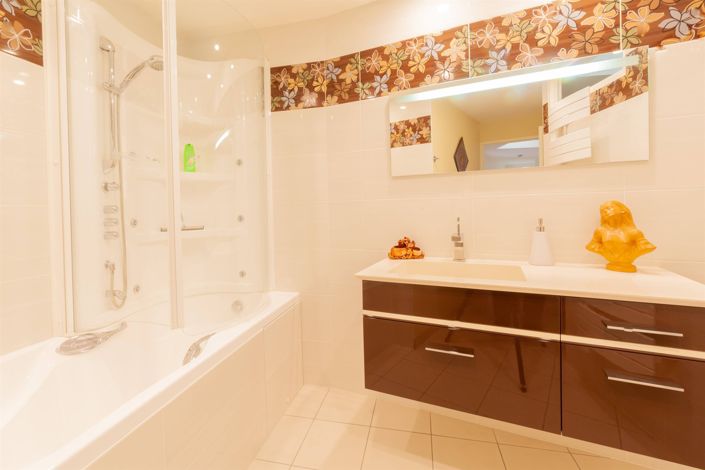 Image No.9-4 Bed House for sale