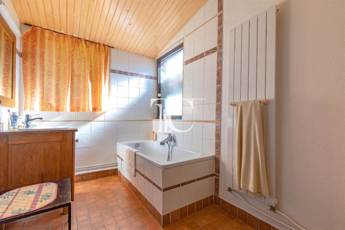 Image No.15-4 Bed House for sale