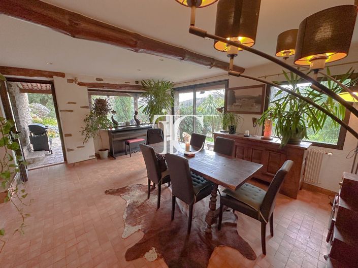 Image No.6-4 Bed House for sale