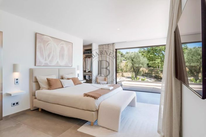 Image No.10-5 Bed House for sale