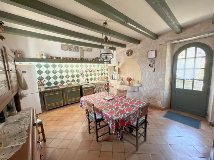 Image No.14-8 Bed House for sale