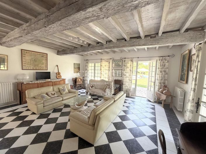 Image No.21-8 Bed House for sale