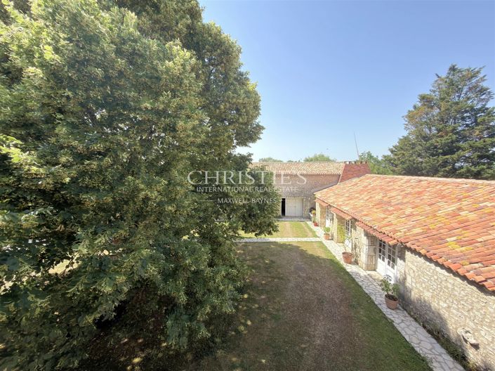 Image No.28-8 Bed House for sale