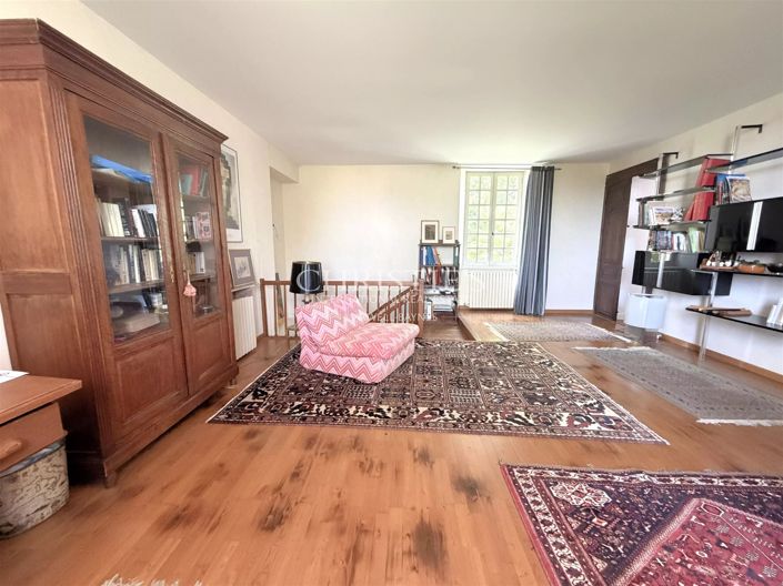 Image No.29-8 Bed House for sale