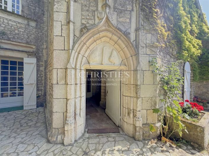 Image No.31-8 Bed House for sale