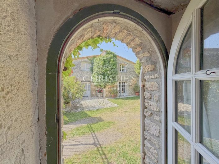 Image No.34-8 Bed House for sale