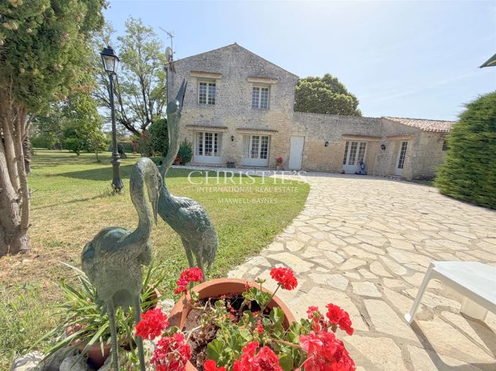 Image No.37-8 Bed House for sale