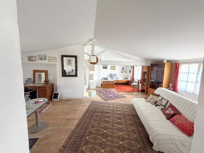 Image No.40-8 Bed House for sale