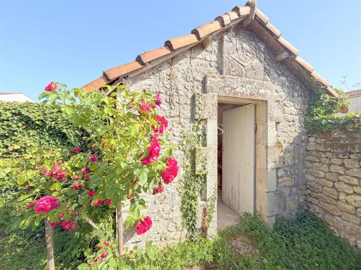 Image No.44-8 Bed House for sale