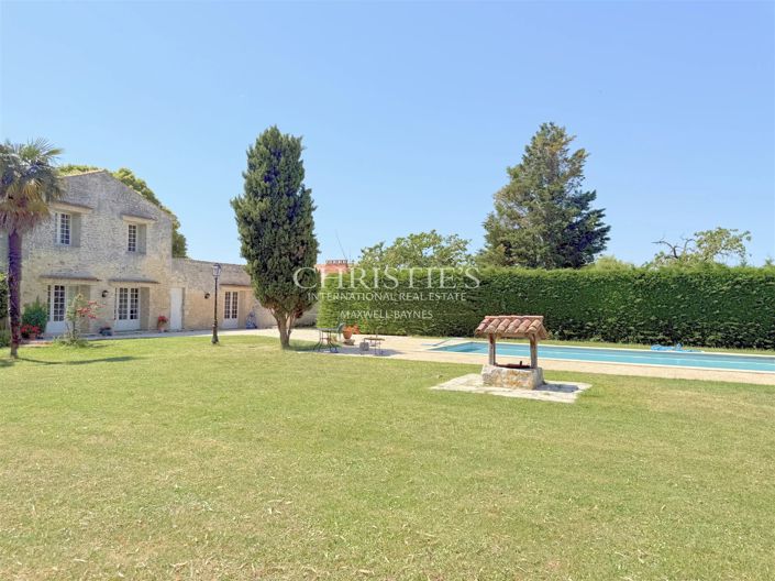 Image No.7-8 Bed House for sale