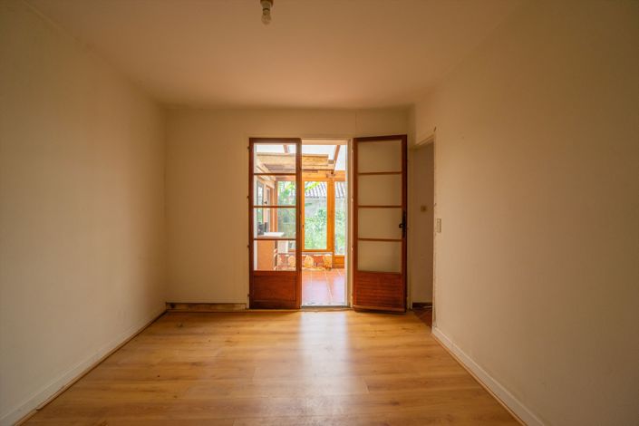 Image No.10-2 Bed House for sale