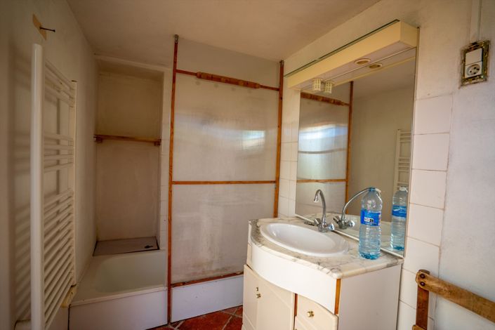 Image No.11-2 Bed House for sale