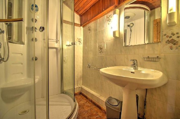 Image No.10-5 Bed House for sale