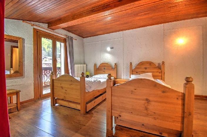 Image No.6-5 Bed House for sale