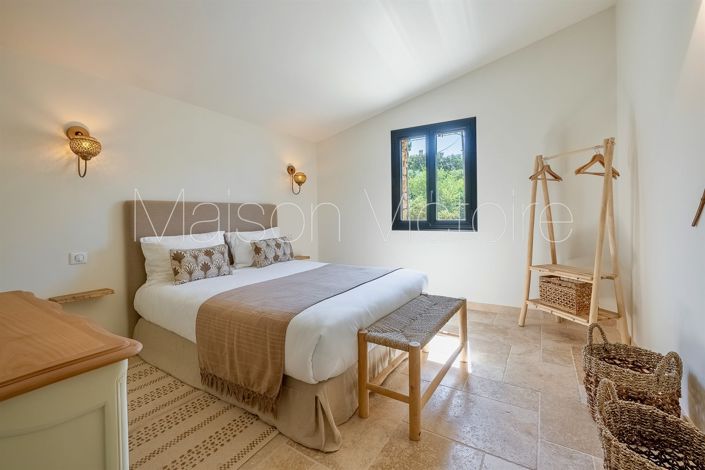Image No.22-4 Bed House for sale