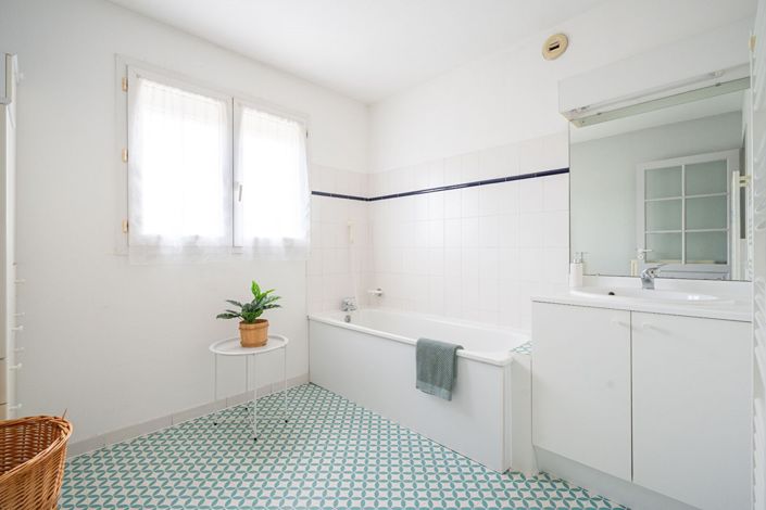 Image No.18-4 Bed Apartment for sale