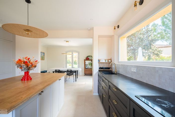 Image No.9-6 Bed House for sale