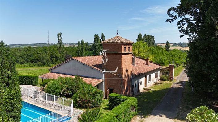 Image No.3-8 Bed Property for sale