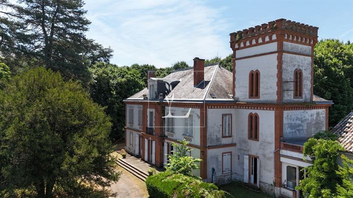 Image No.4-8 Bed Property for sale