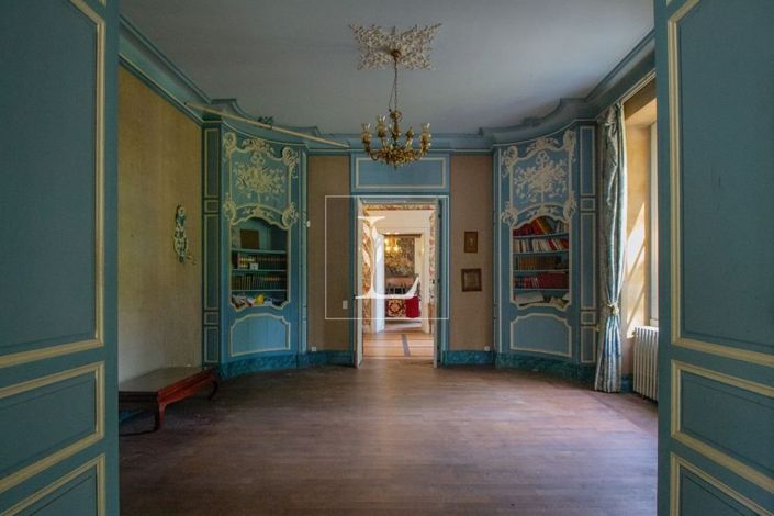 Image No.6-8 Bed Property for sale