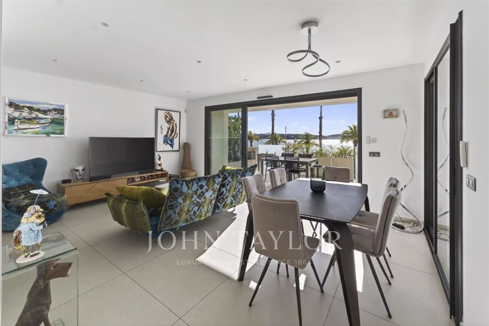 Image No.10-3 Bed House for sale