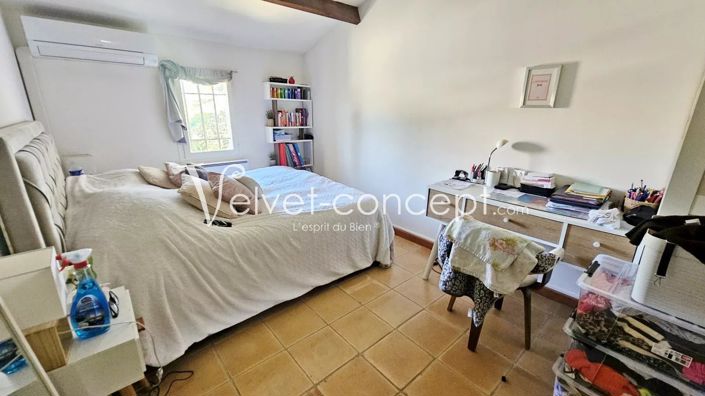 Image No.8-4 Bed House for sale