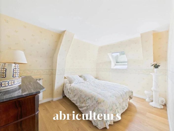 Image No.7-4 Bed House for sale