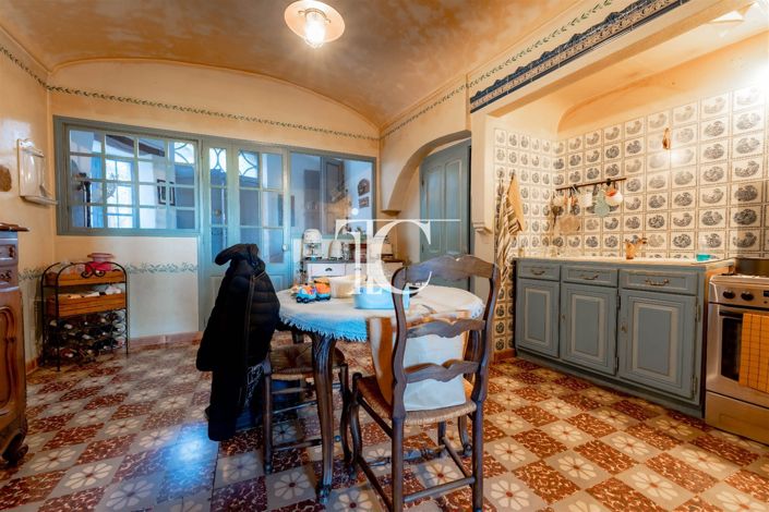Image No.8-4 Bed House for sale