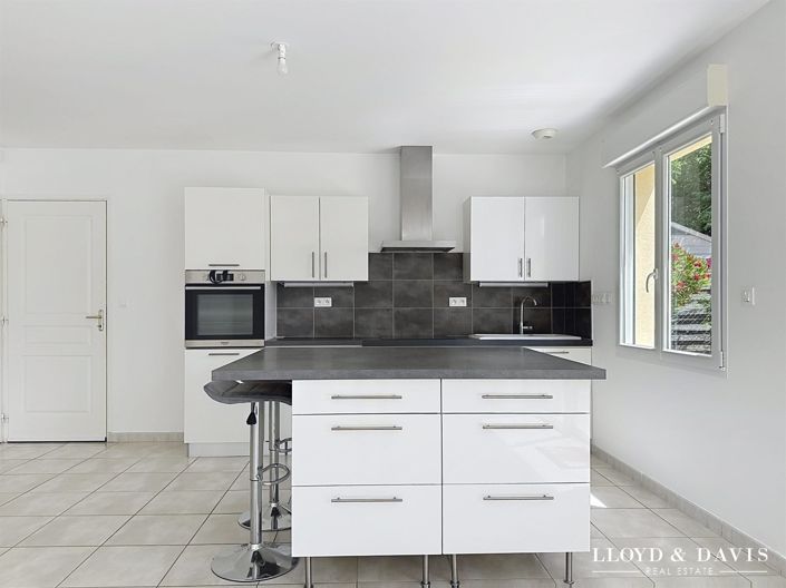 Image No.14-3 Bed House for sale