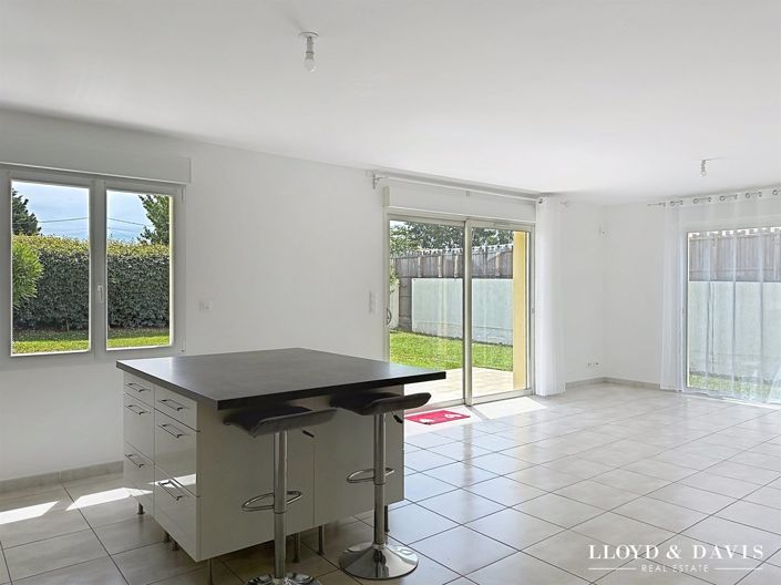 Image No.2-3 Bed House for sale