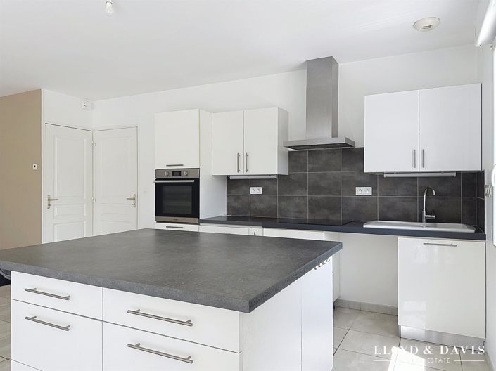 Image No.4-3 Bed House for sale