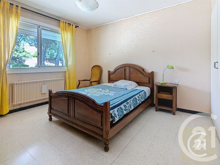 Image No.9-3 Bed House for sale